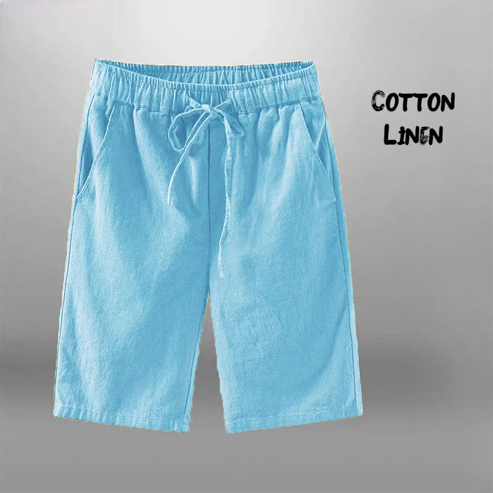 Short en lin et coton turquoise pour homme – taille élastique avec cordon, poches latérales, fond neutre.