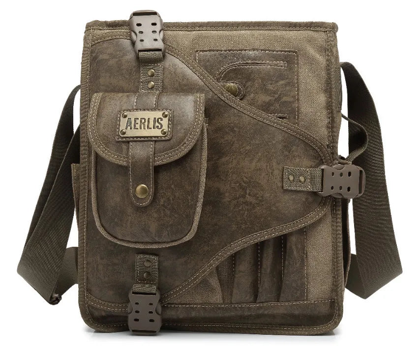 Vue frontale du sac bandoulière homme AERLIS en toile marron, avec poches multiples, coutures apparentes et fermeture à boucle renforcée.