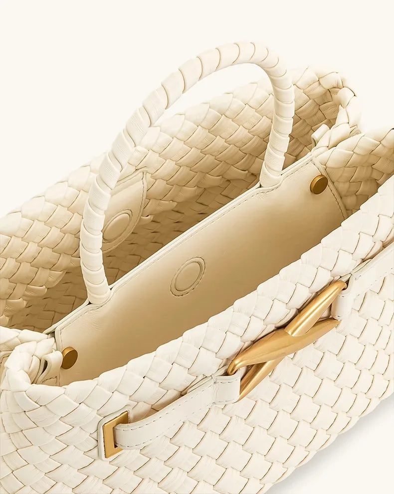 Vue intérieure du sac à main tressé ALTAREV en cuir vegan avec fermeture et doublure