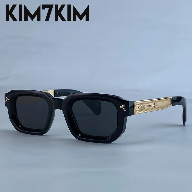 Lunettes de soleil homme UV400 style punk, monture noire avec branches dorées gravées