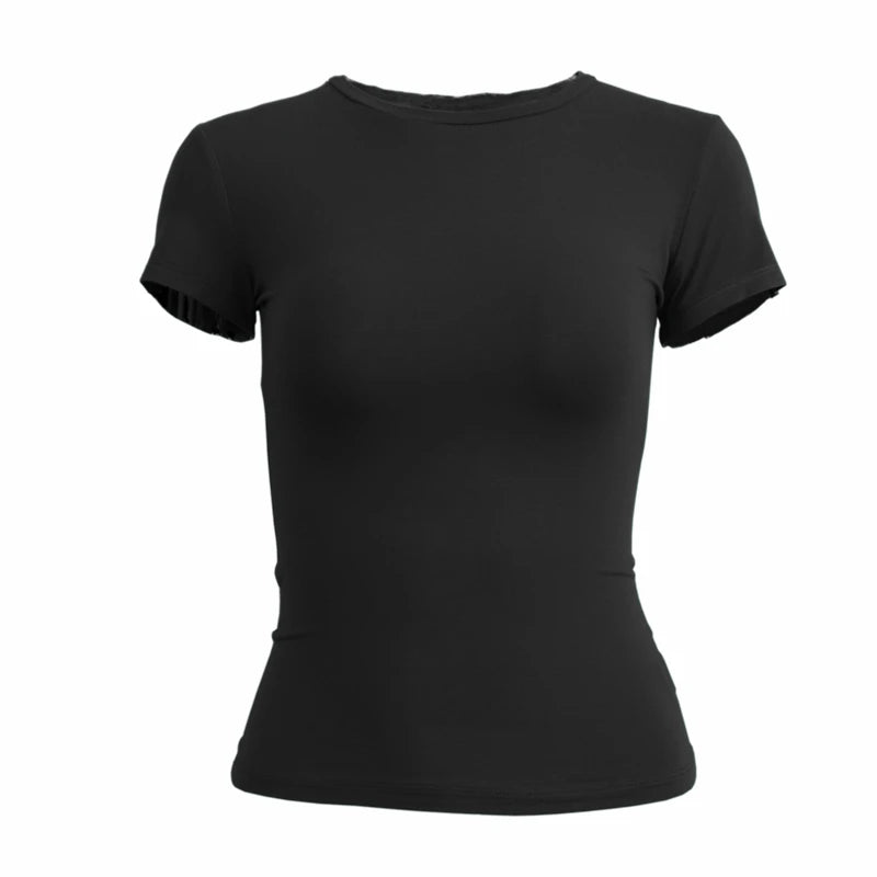 T-shirt noir moulant pour femme, coupe cintrée, col rond, manches courtes, style minimaliste sur fond blanc.