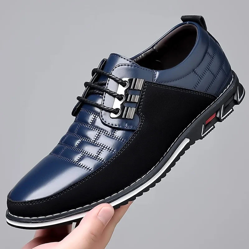Chaussure de ville bleue et noire pour homme, à lacets et semelle design, mélange cuir verni et textile – style contemporain ALTAREV.
