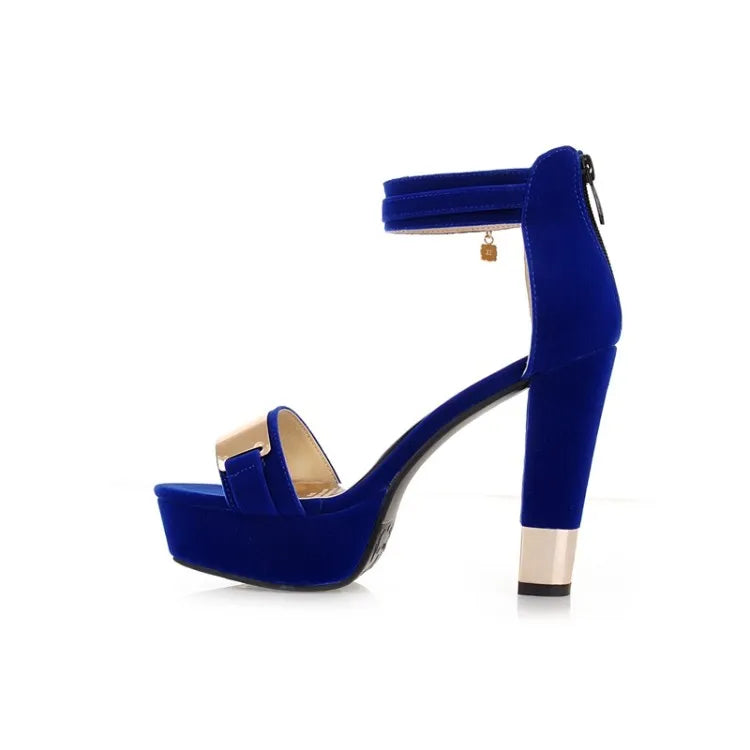 Sandales à talons blancs avec fermeture fine, style chic et épuré – ALTAREV
